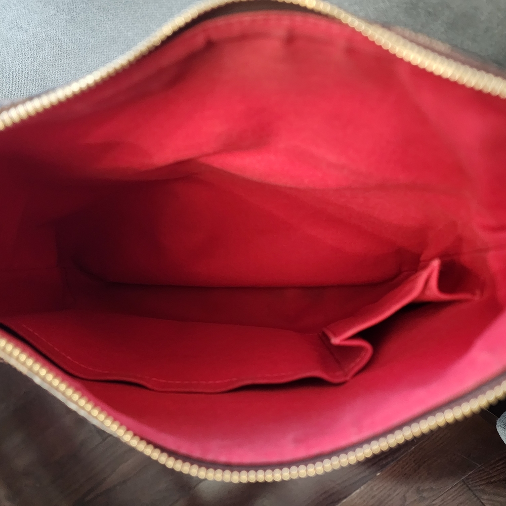 Louis Vuitton Bloomsbury Pm Crossbody Bag - Picture 9 of 17